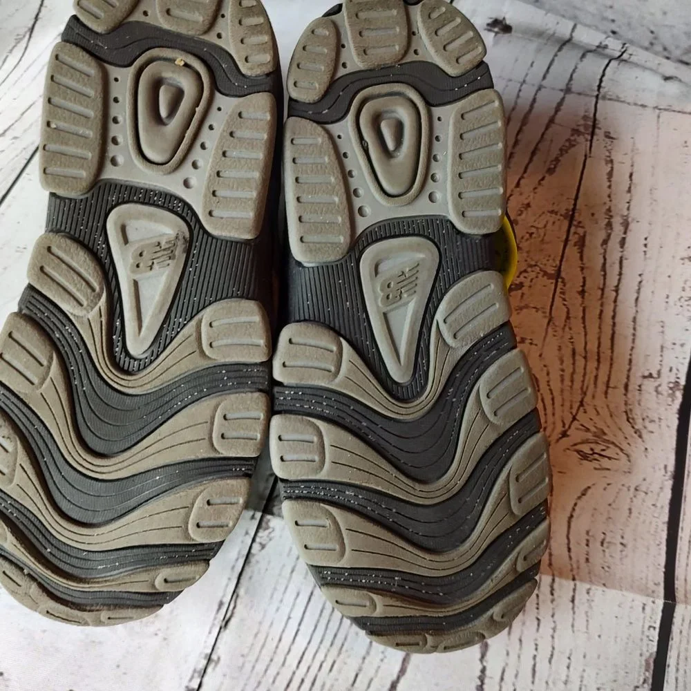 New Balance Kids Black/Lime Adirondack Water Shoe Sandal P1W - Picture 3 of 8